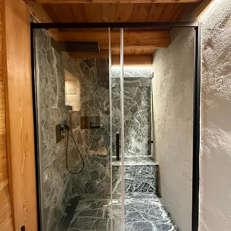 Mansio 1695 D'hotes Guest house